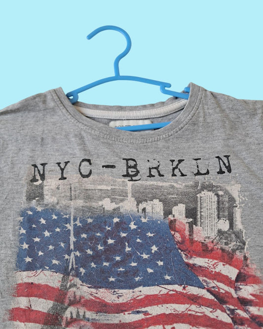 Tee-shirt garçon  gris– 8 ans – imprimé drapeau